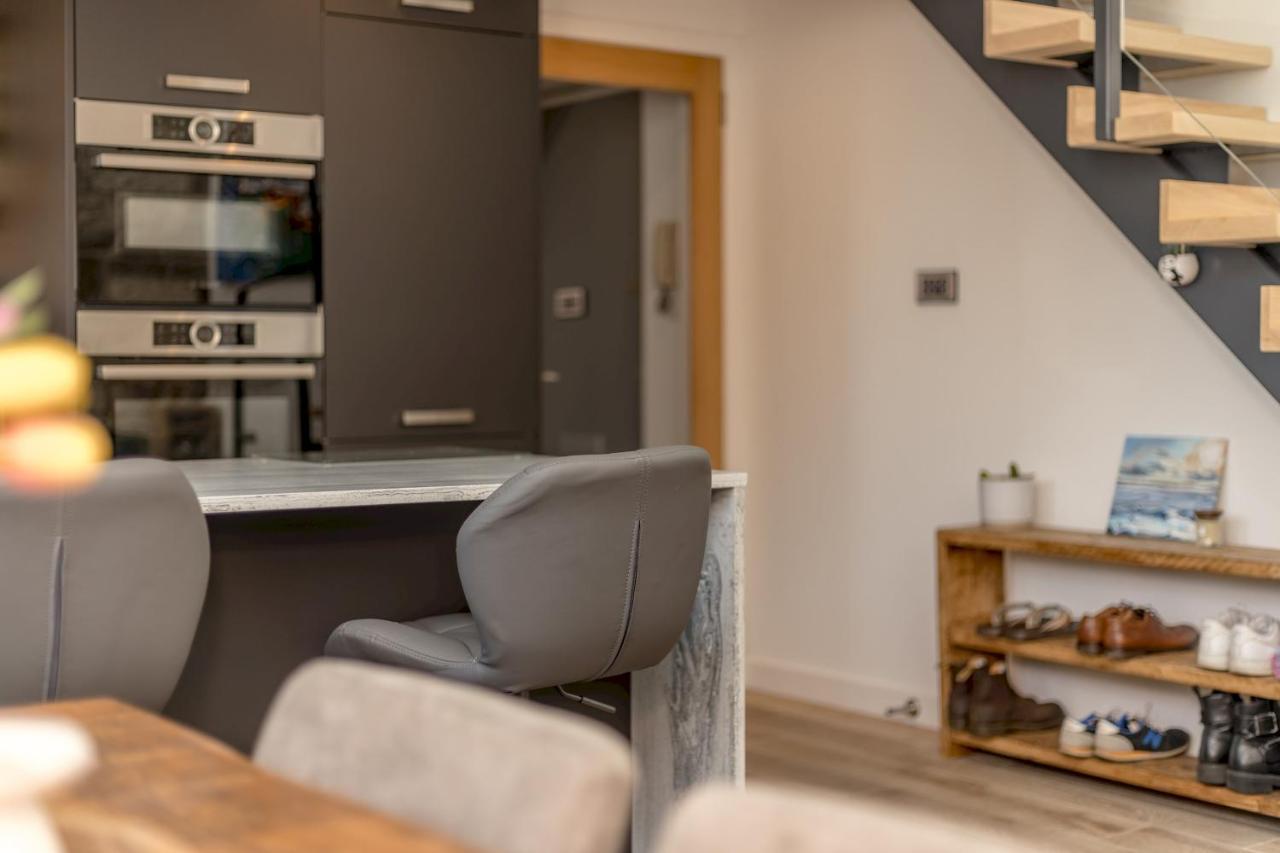 Pass The Keys Stunning 3 Bed Loft Style Apt With Free Parking Edinburgh Luaran gambar